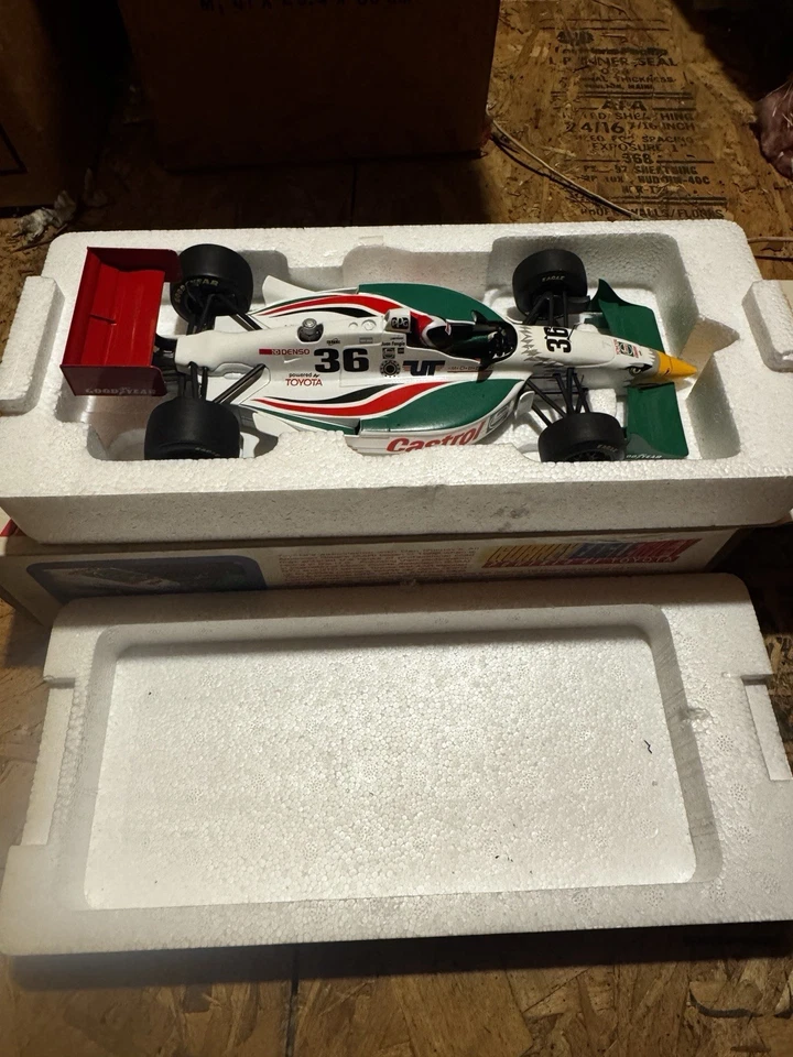 Minichamps 1996 escala 1:18 Gurney Eagle MK-V Indycar Toyota Powered Foto 2 de 3