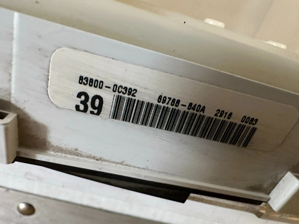 Cuadro de instrumentos velocímetro Toyota Tundra 2005 y 06 8 cilindros 183.331 millas Foto 3 de 3