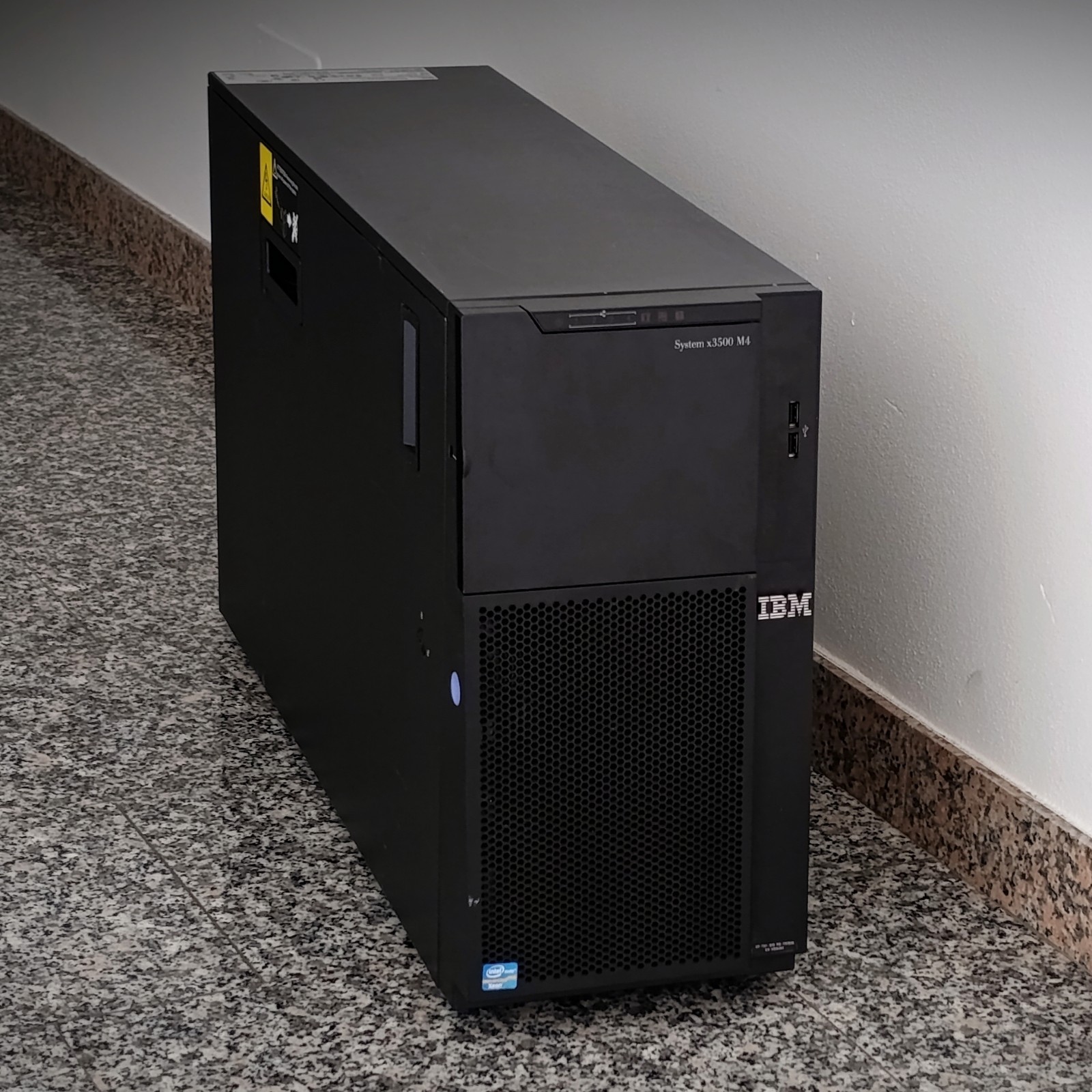 Computer Server IBM System x3500 M4. Funzionante!