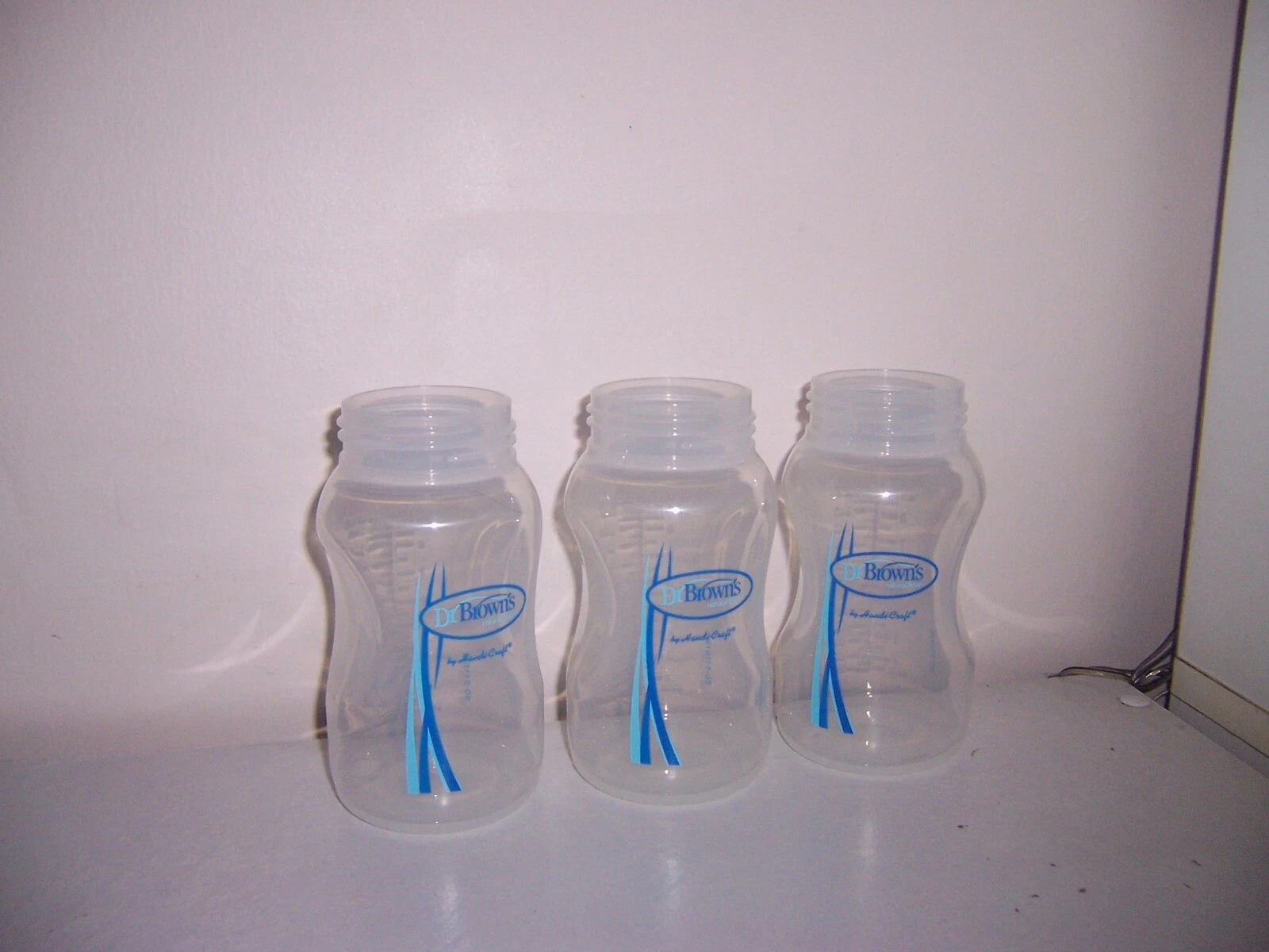 Dr Browns wide mouth baby bottle . 8 oz . New 3 bottoms only
