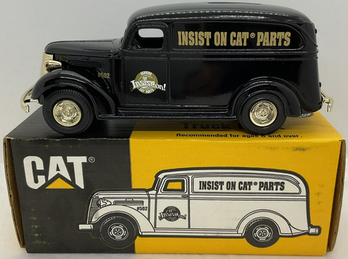 Vintage 1994 ERTL 1938 Panel Truck Bank CAT Caterpillar EUC Only Out For Photos - Afbeelding 1 van 12
