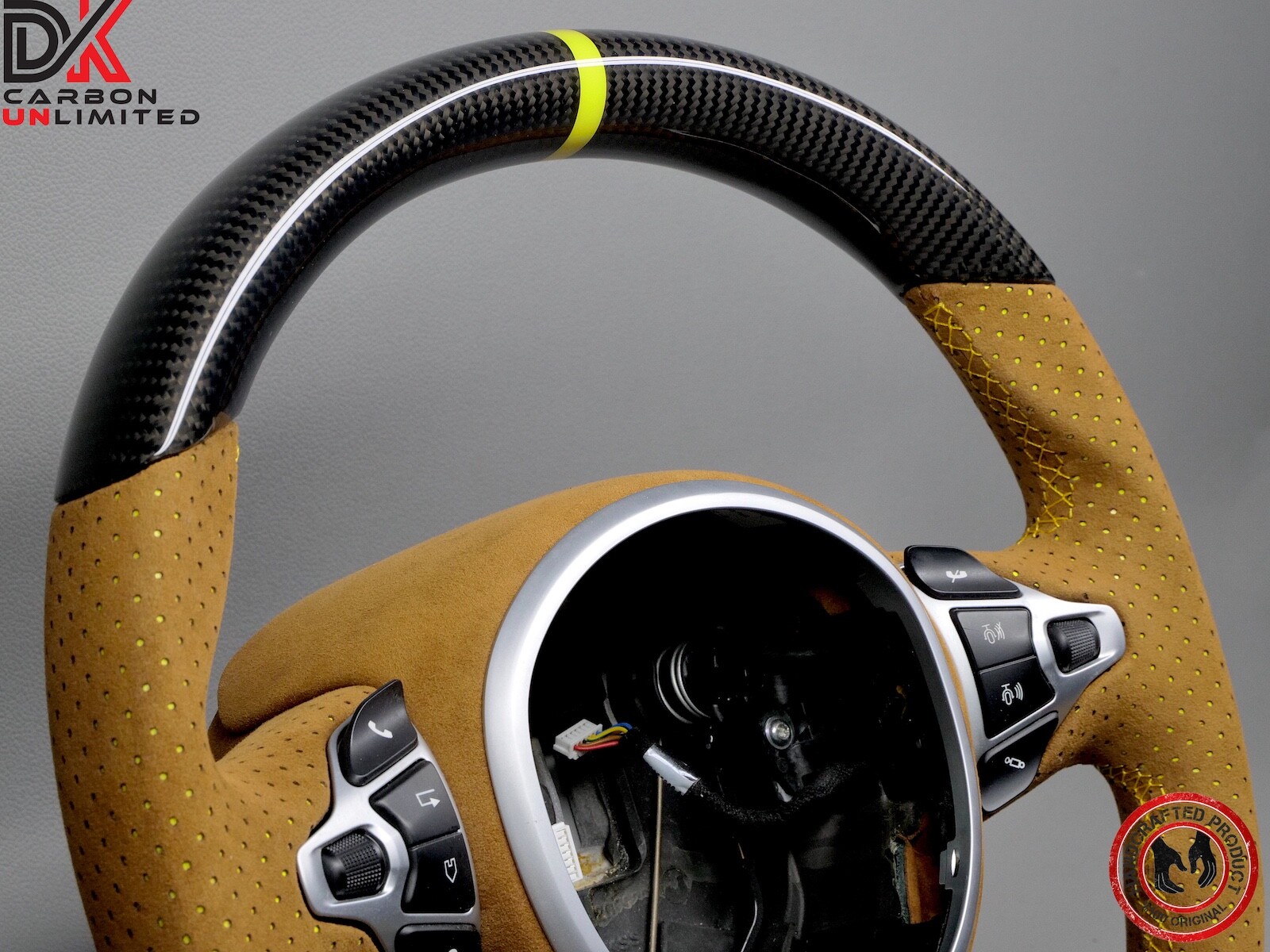 Aston Martin DB11 DBS Vantage Oxford Tan Alcantara Carbon Steering Wheel v4