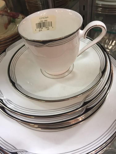 Lenox "Erin" Pattern Add to Batch Bargain Price - Picture 7 of 7