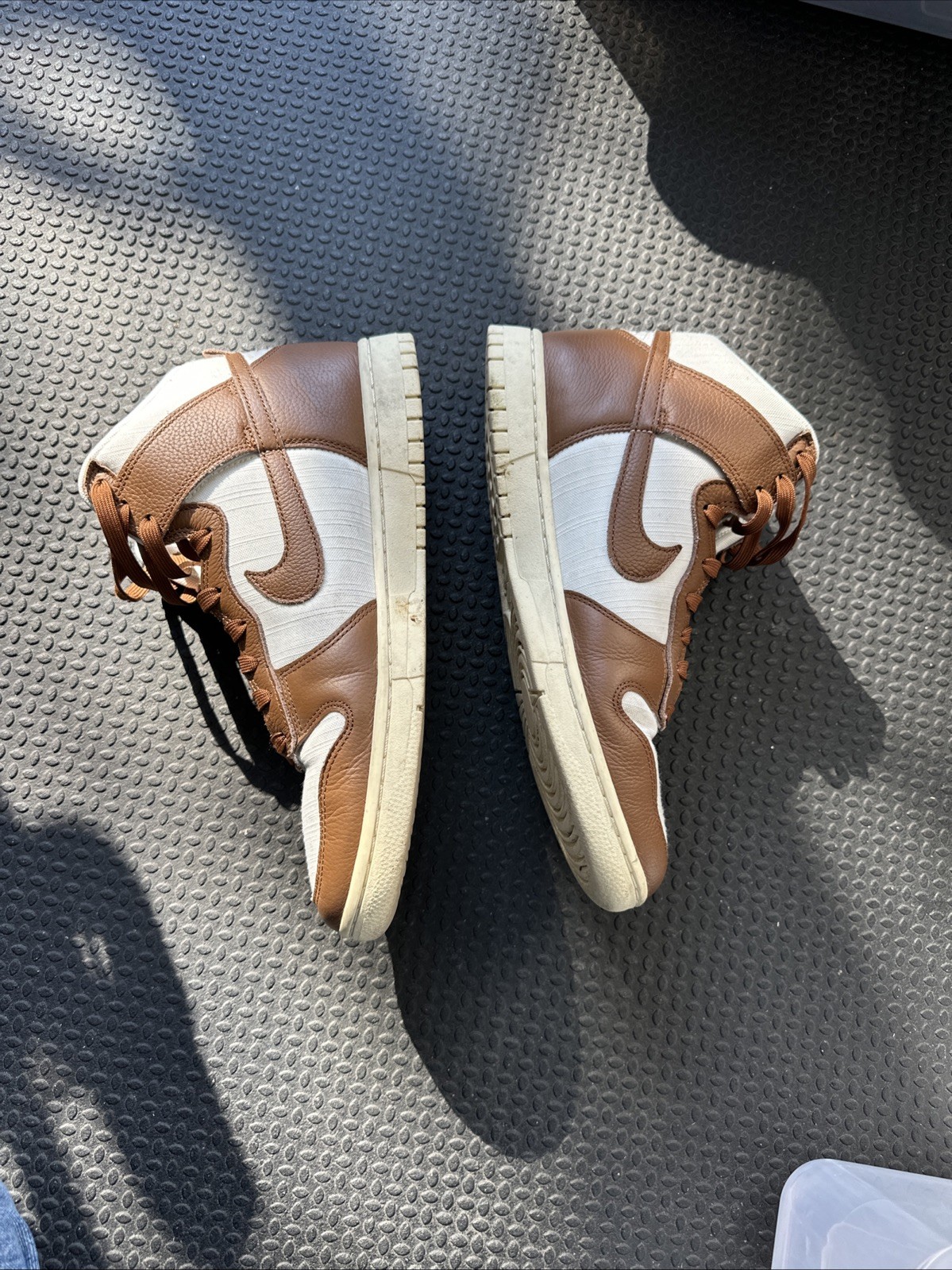 Nike Dunk Brown 11.5 - image 2
