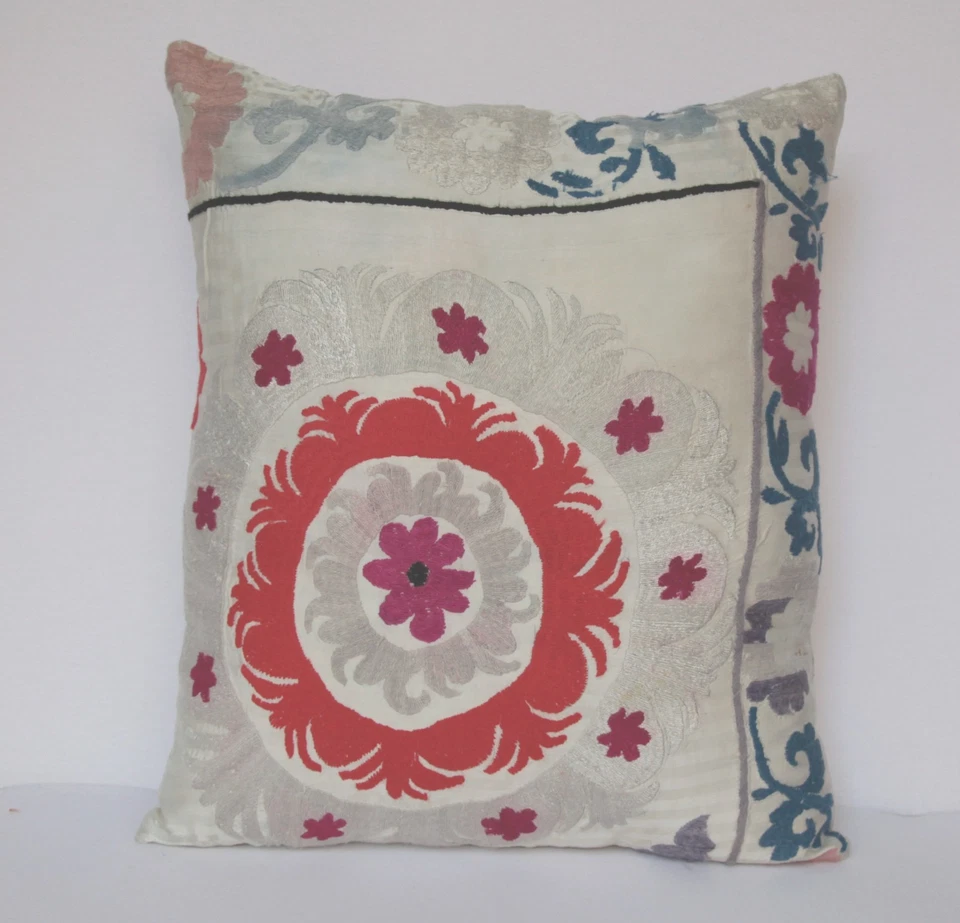 Cojín étnico Suzani, auténtica almohada bordada vintage, almohadas Boho Foto 2 de 4