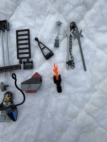 LEGO CASTLE 7092 SKELETONS' PRISON CARRIAGE INCOMPLETE 1 KNIGHT 1 WHITE HORSE