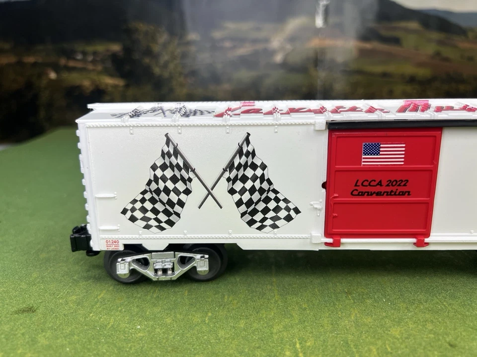 VERY RARE 1 0F ONLY 300 LIONEL 2201240 O LCCA 2022 CORVETTE MUSEUM BOXCAR MIB - Image 4 of 4