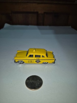 2003 MATCHBOX CHEVY CHECKER CAB NYC YELLOW 1:62 DIECAST 3'' TAXICAB TT2