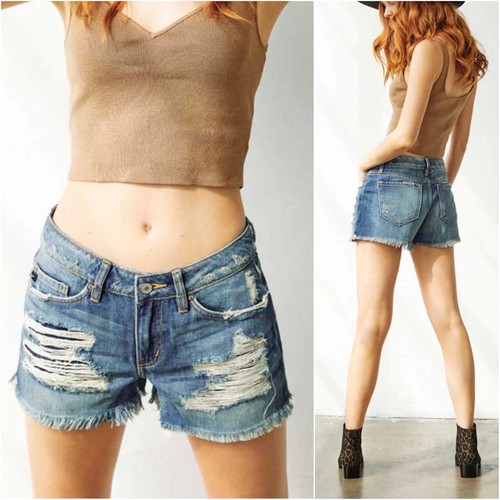 Gizelle Mid Rise Boyfriend Shorts size 