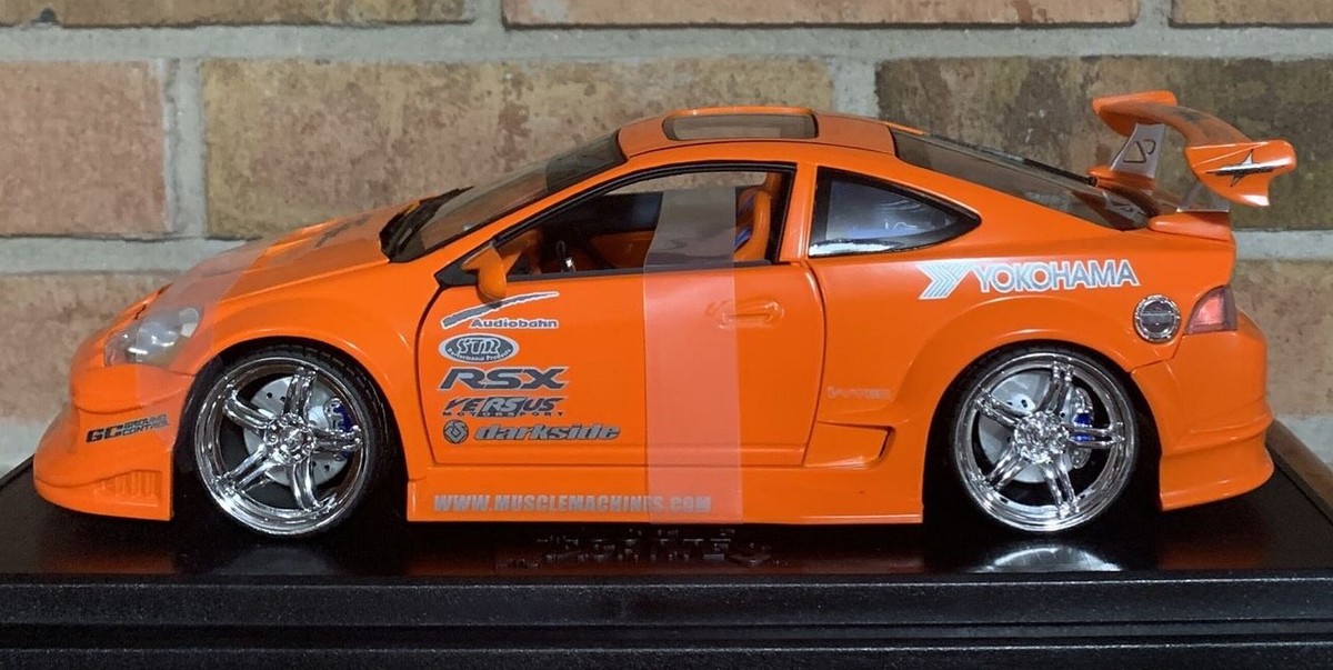 02 Acura RSX NEON ORANGE MUSCLE MACHINES Die Cast Car 1:18