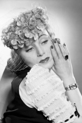 Radioschauspielerin Frances Chaney modelt einen Hut entworfen von Lily Dache - 1940er 4x6 Foto