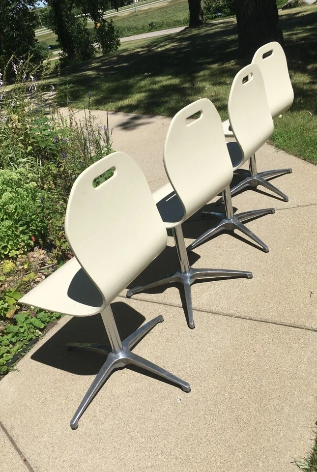 **4 SILLAS DE MADERA CONTRACHAPADA FORMADA CURVADA MCM DE COLECCIÓN BASE CROMADA GIRATORIA SPRITE Foto 4 de 4