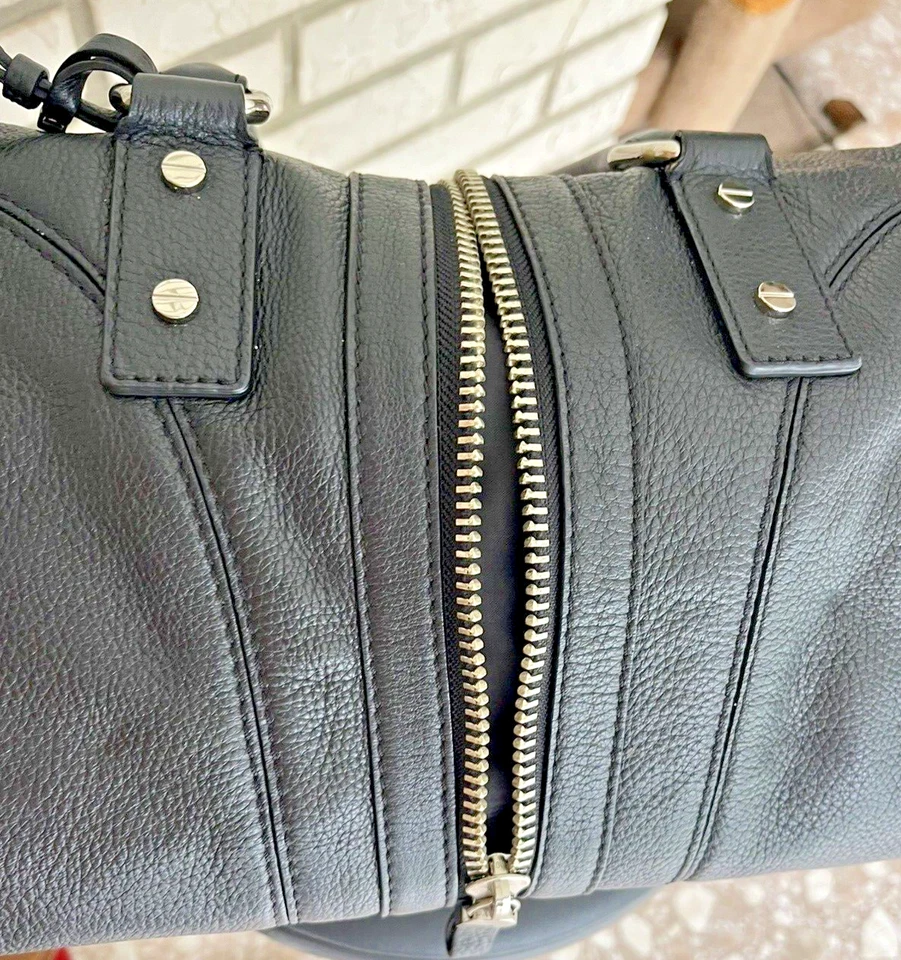 Reduced Milly Women's Zip Closure Pebbled Leather  Bag Black  preowned - Image 4 of 4