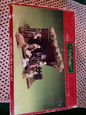 Hand painted Trim Shoppes Native Set 9 Piece! Wooden Stable! Vintage 