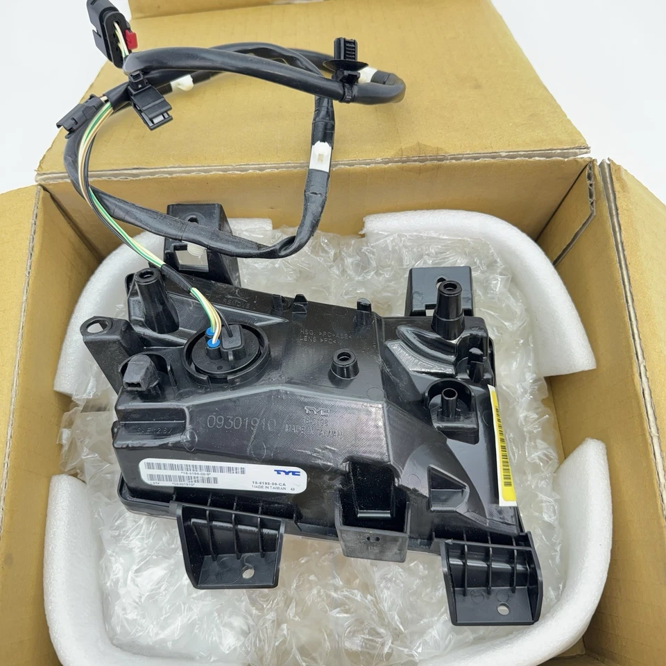 For 2018-2024 Jeep Wrangler Sport Turn Signal Parking Light Left Driver Side - Image 4 of 4