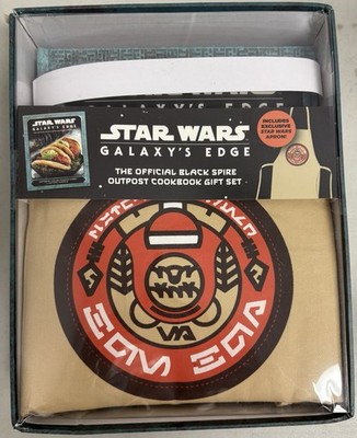 Star Wars: Galaxy's Edge Gift Set Official Black Spire Outpost Cookbook & Apron