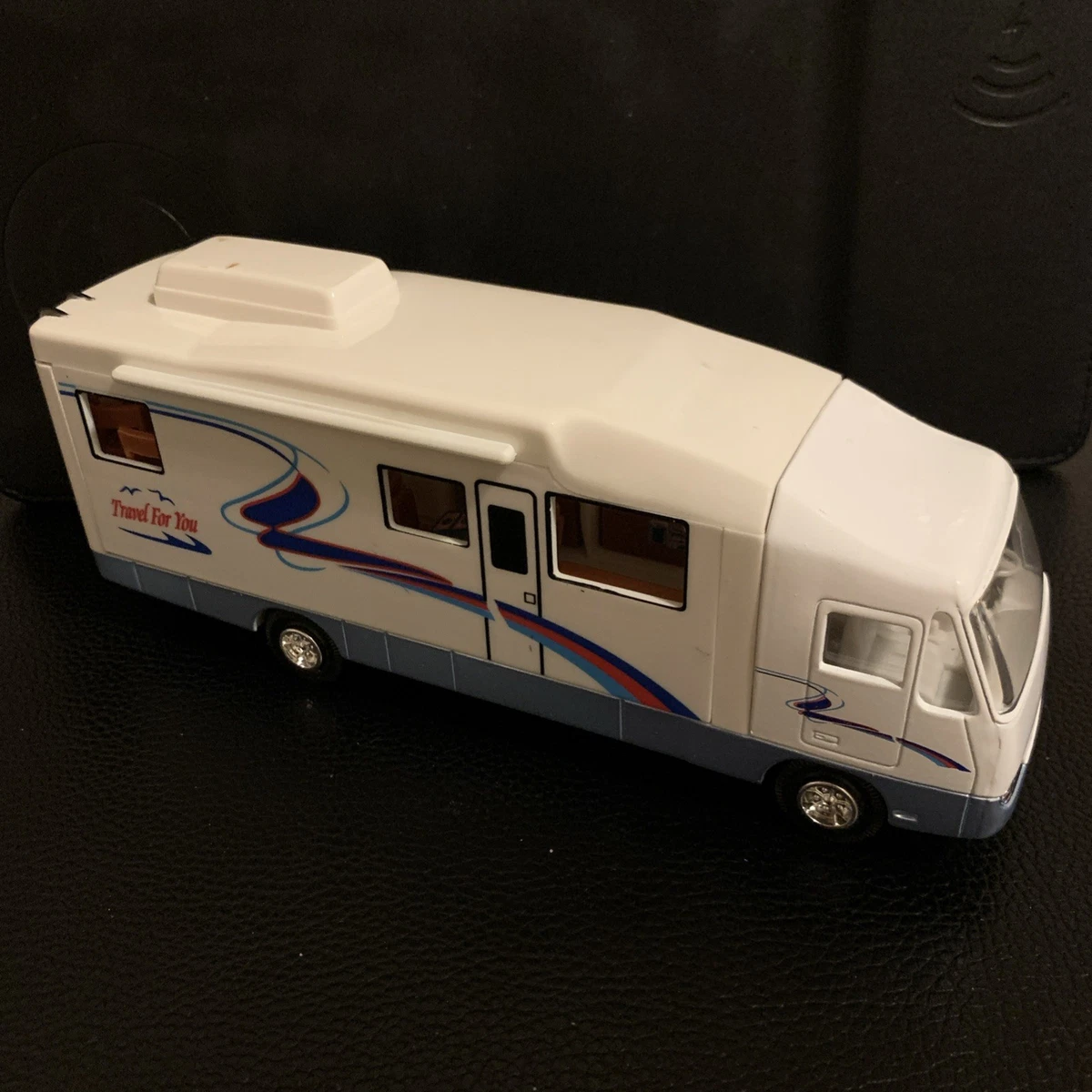 Camper Giocattolo Toyland In Metallo Pressofuso, Scala 1:40, 17 Cm, Con Porte Apribili E Funzione Pull Back, Veicolo Bianco Per Bambini Dai 3 Anni In Su, Gioco Di Ruolo E Collezione - 4