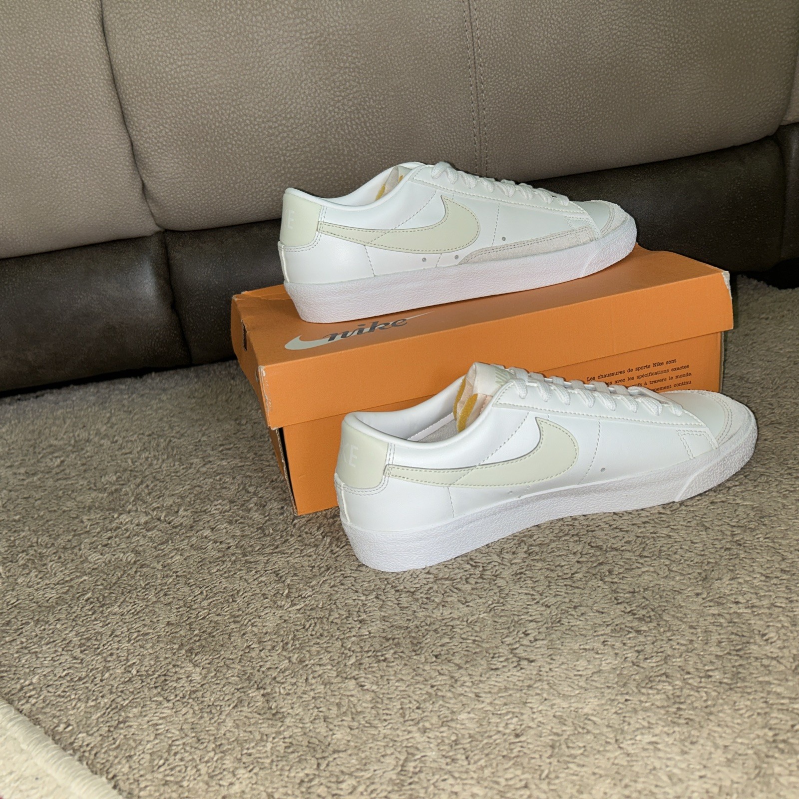 Nike Blazer Low '77 Vtg Summit White sneaker DA6364-110 shoes Mens 8.5 Womens 10