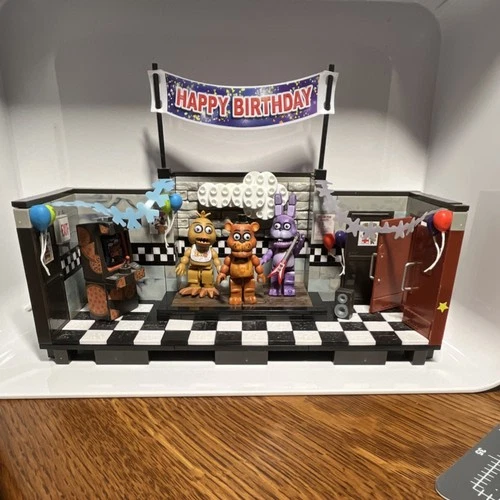 McFarlane FNAF  Birthday Show Stage  with Freddy, Chica, Bonnie Figures