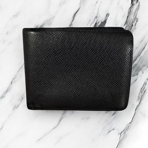 Louis Vuitton Authentic Mens Taiga Leather Black Bifold Wallet