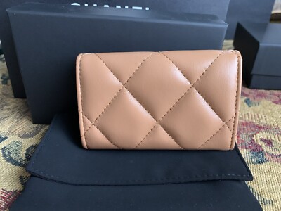 New! 24P CHANEL 19 FLAP CARD HOLDER in Nude Caramel Brown lambskin