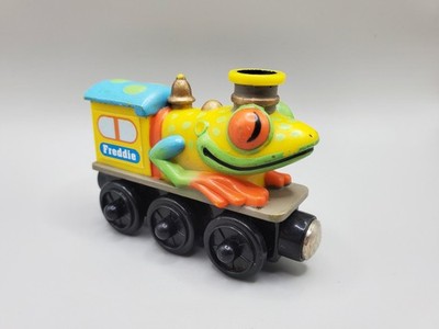 Vintage 1998 Alpha ZOO Express Freddie the Frog Wood Magnet Train