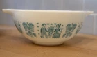 Vintage Pyrex Amish Butterprint Mixing Bowl 2 1/2 QT #443 White/Turquoise