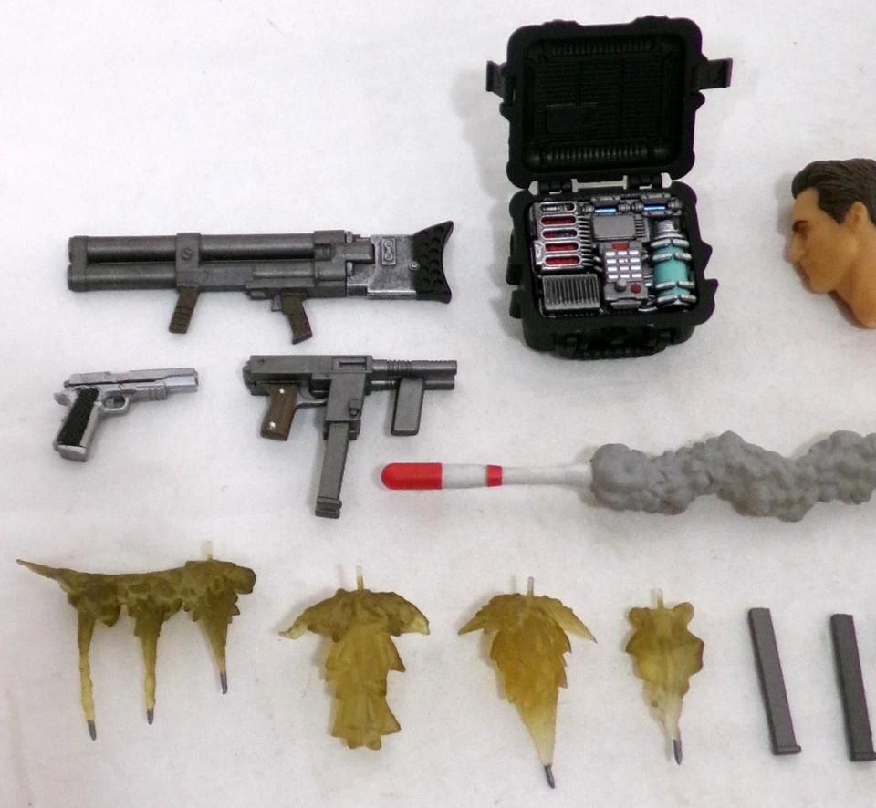 Lote de piezas y accesorios de figuras Mezco One:12 Collective DC de dos caras escala 1/12 de 6" Foto 2 de 4