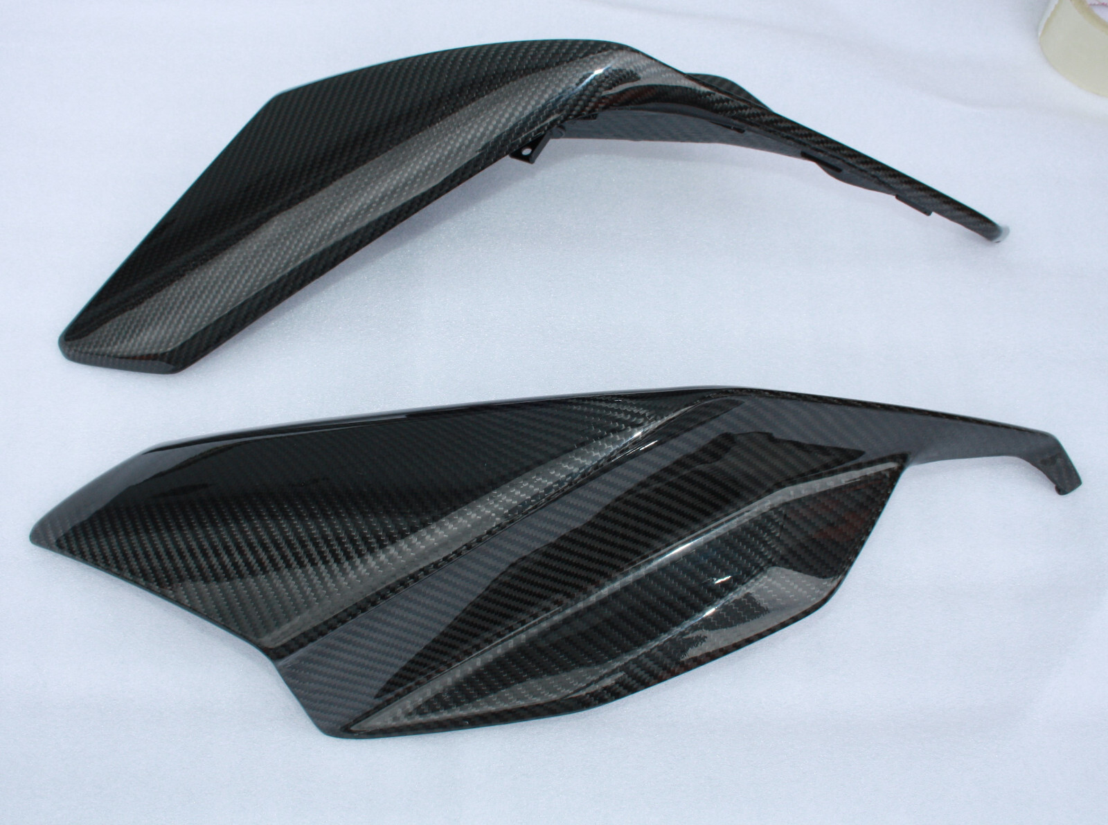 Caches latéraux moto Aprilia RSV4 1100 RR carbone brillant 2021-2024