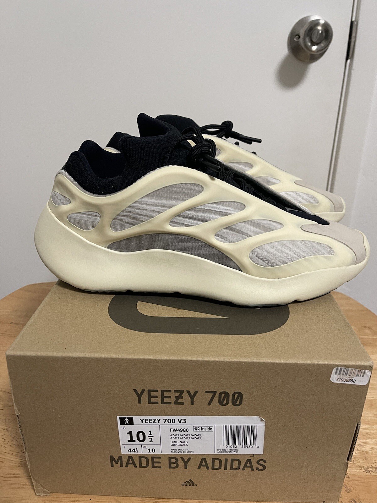 Size 10.5 - adidas Yeezy Boost 700 V3 Azael 2019 for sale online | eBay