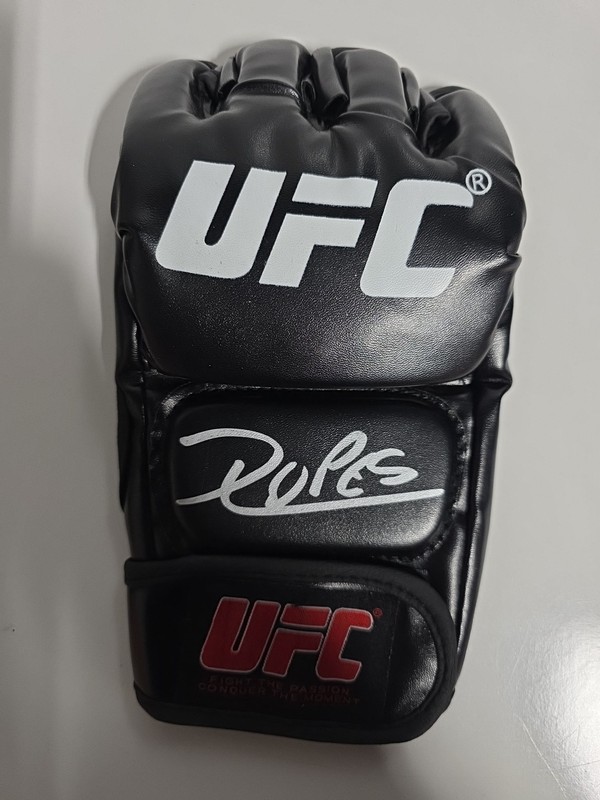 DIEGO LOPES SIGNED AUTOGRAPHED UFC GLOVE COA BAS BECKETT WITNESSED #1W628136