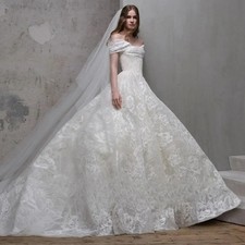 Off the Shoulder Wedding Dress Delicate Lace Decals Tulle Exquisite Bride Dress
