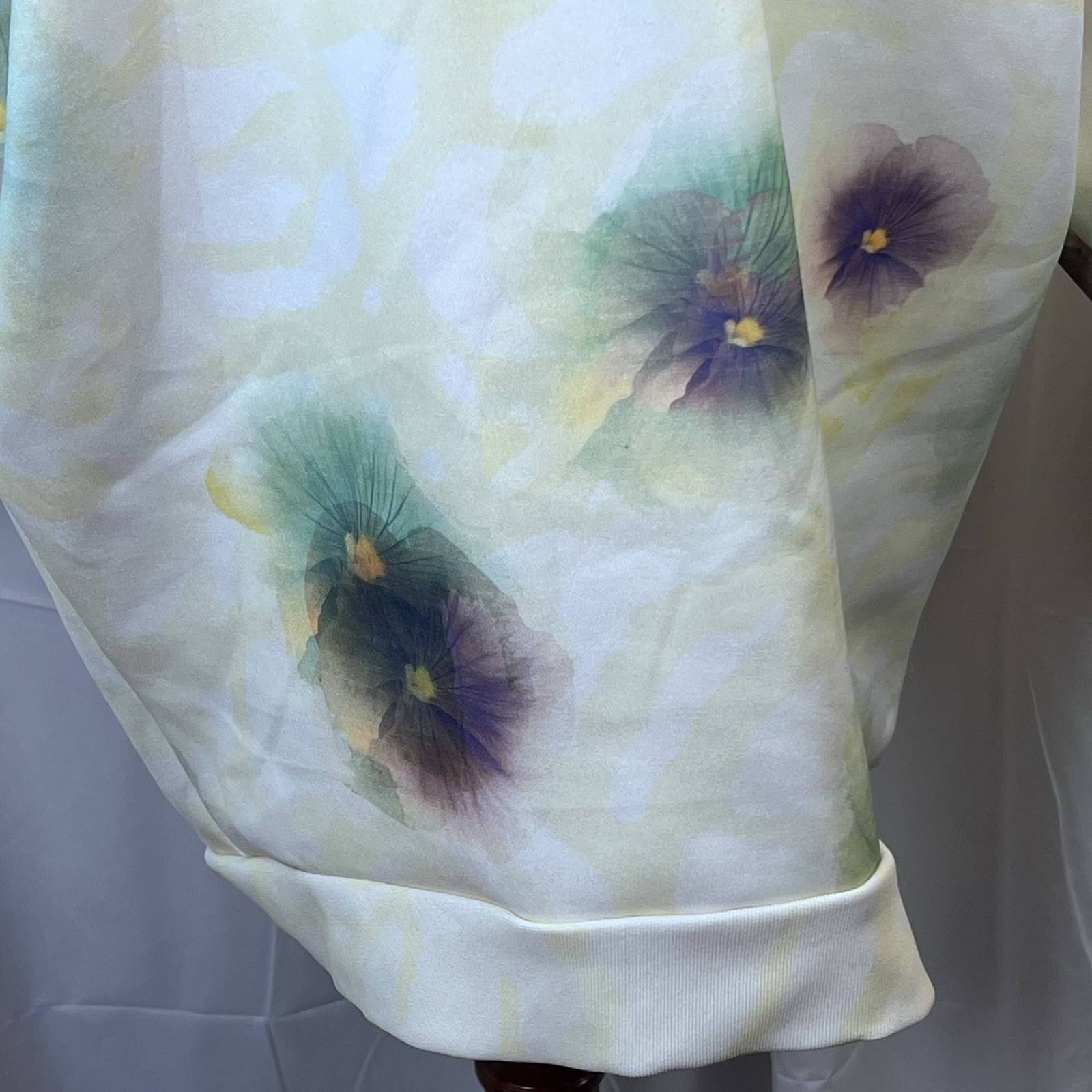 ZARA BASIC OVERSIZED FLORAL PRINTED SWEATSHIRT US… - image 4