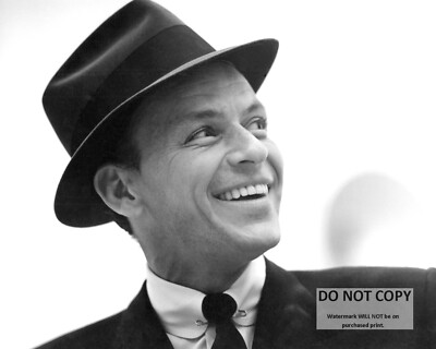 FRANK SINATRA LEGENDARY ENTERTAINER - 8X10 PUBLICITY PHOTO (FB-285)