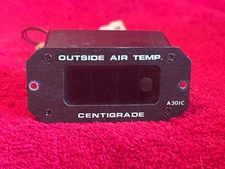 DAVTRON A301C OAT OUTSIDE AIR TEMPERATURE INDICATOR
