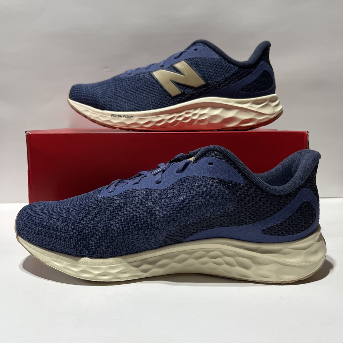 New Balance Arishi V4 Fresh Foam Men display picture 3