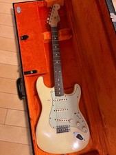 Fender Stratocaster años 60 usada en carretera
