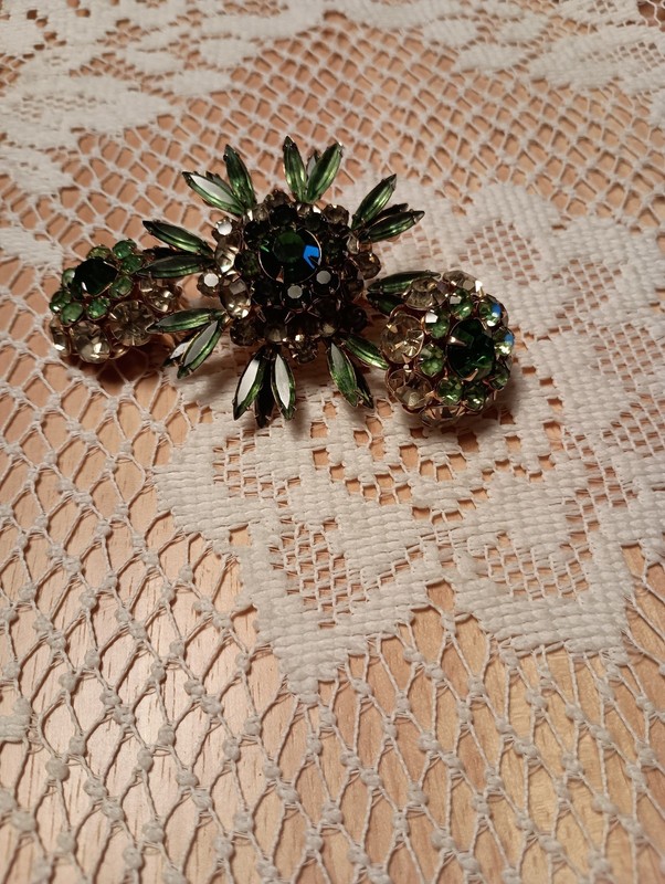 Vintage Judy Lee demi-parure Multi-tiered Emerald Brooch & Clip Earrings