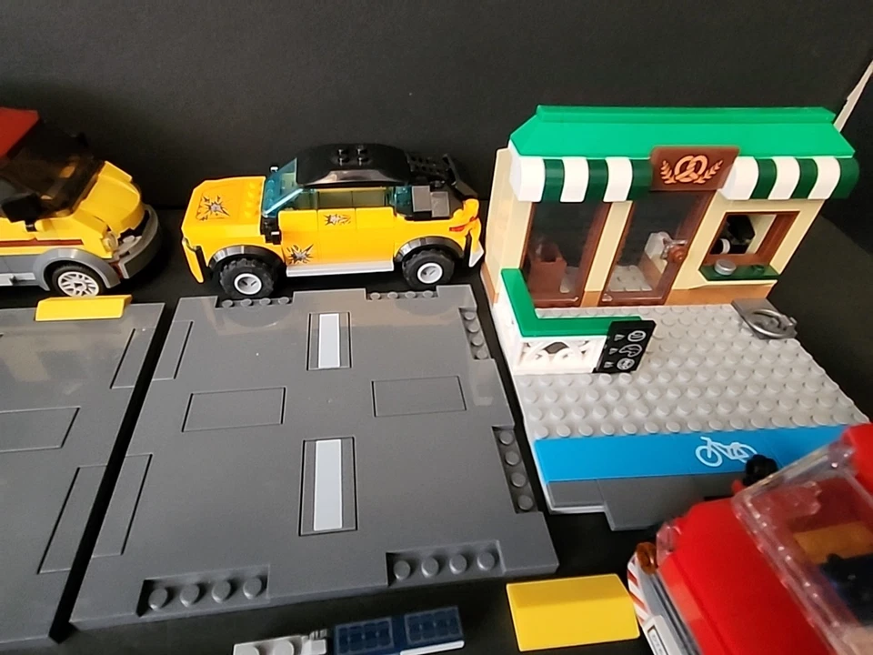 Lego City Pieces And Shang Chi Bundle! - Image 3 of 4