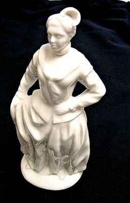 Porzellanfigur - Feine Dame - Ernst Bohne & Söhne Rudolstadt, 16,5 cm hoch 
