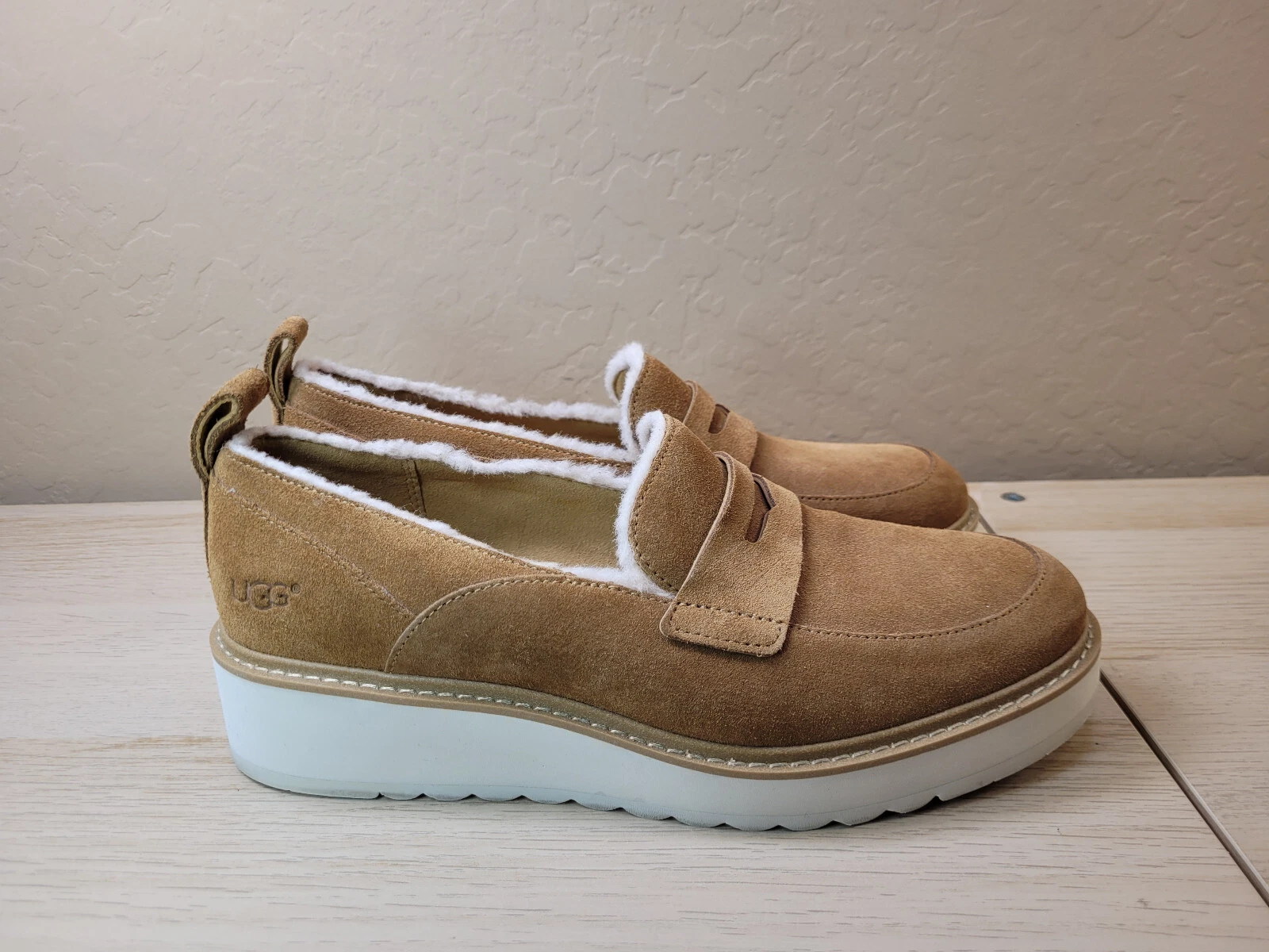 UGG Atwater Scarpe Mocassini Donna Taglia 9 Marrone Scamosciato 1095231