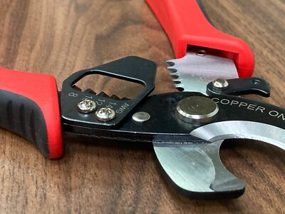#ad Heavy Duty Cable Cutter amp; Stripper Cuts Up To 1 0 AWG Strips 8 14 Gauge Wire USA $25.99