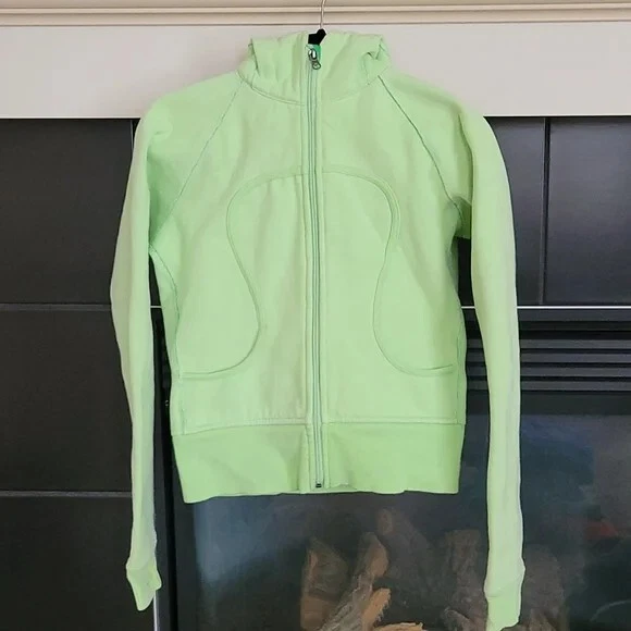 Lululemon scuba hotsell hoodie size 8