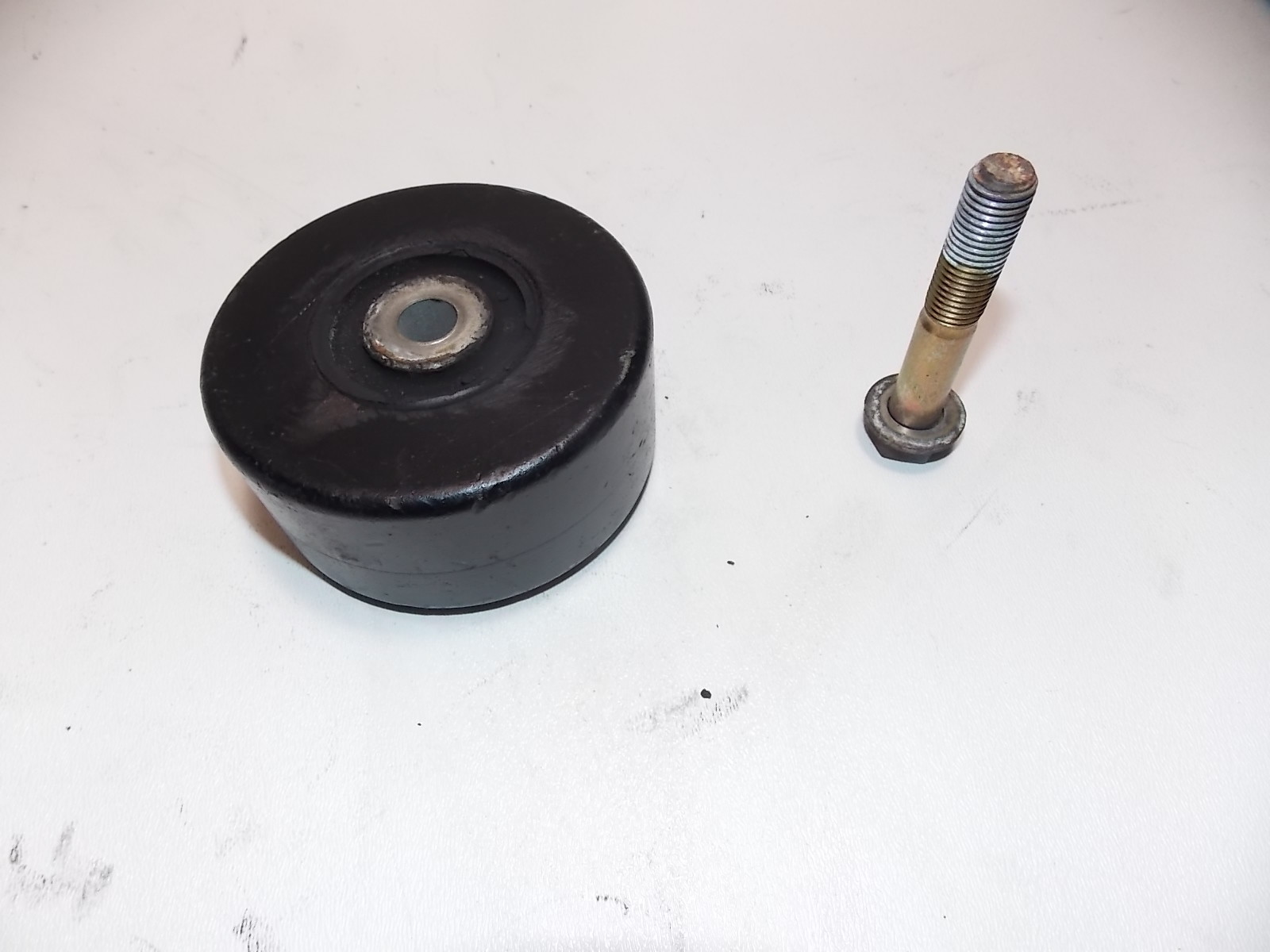 BMW E36 Transmission Mount Vibration Absorber 1141467 9299 318 323 325