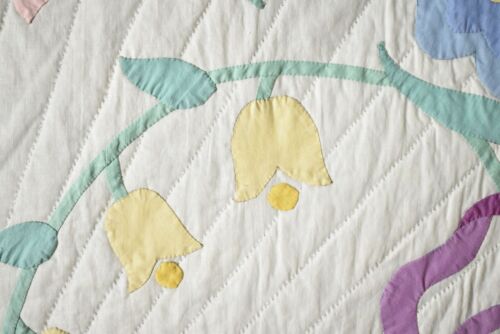 GORGEOUS Vintage 30's Floral Bouquet Applique Antique Quilt, Nice Blue Border! - Picture 5 of 10
