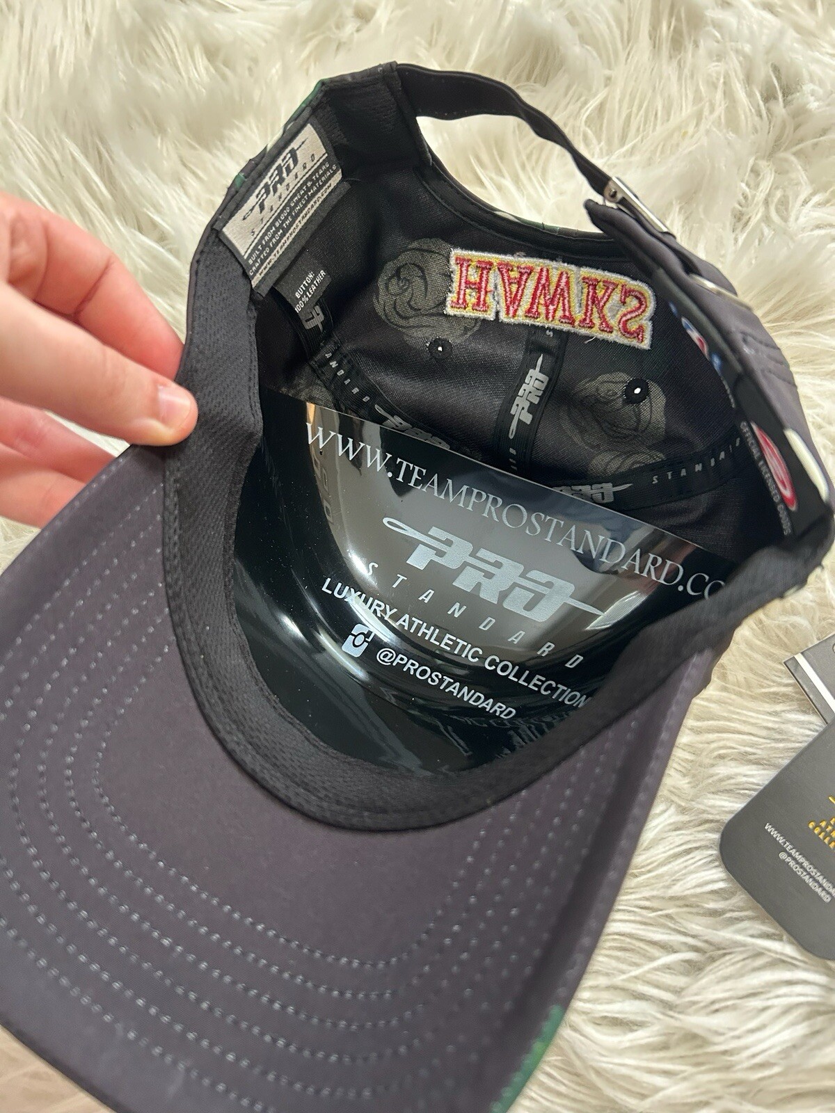 Pro Standard Atlanta Hawks Black Adjustable  Rare ROSES NBA CAP HAT New