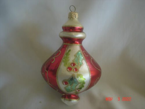 PRETTY Vtg. HOLLY & BERRIES DESIGN GLASS SPINNER / TOP STYLE CHRISTMAS ORNAMENT - Picture 1 of 6