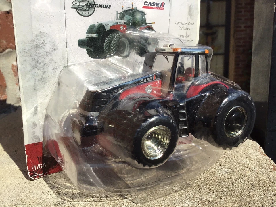 1/64 Case IH 25th Anniversary Magnum 340 CVT Chrome Edition Farm Tractor. - Image 2 of 4