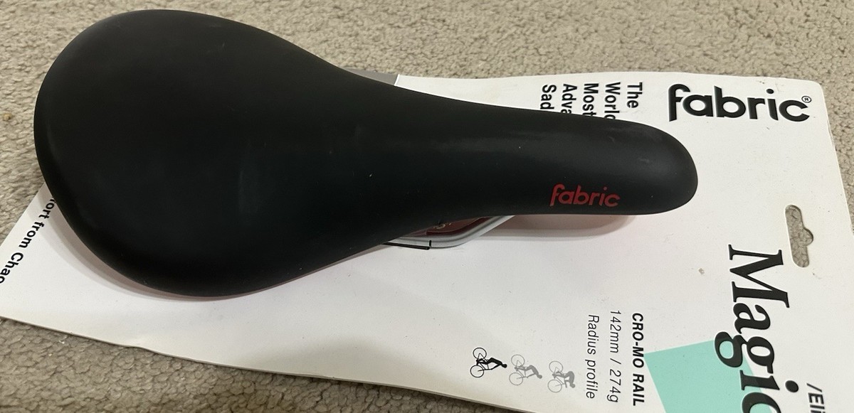 Fabric Scoop Race Radius Bicycle Saddle 142mm Black Red 270 Grams