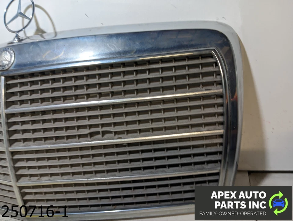 OEM 1981-1985 Mercedes 300SD 3.0L  Hood Radiator Grille Grill Chrome - Image 3 of 4